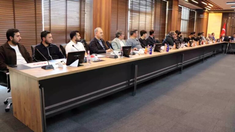 elazigda-e-ihracat-ve-e-ticaret-konferansi-t4ceV32h.jpg
