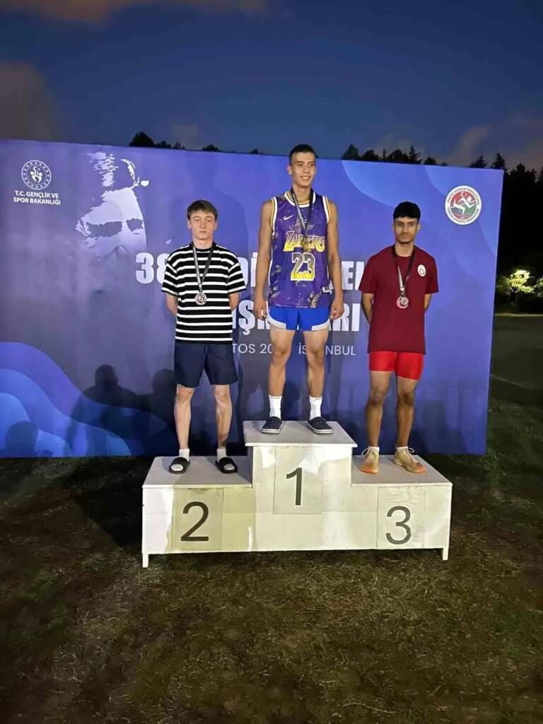 bilecikli-sporcular-istanbulda-basari-elde-etti-PhqB2zXF.jpg