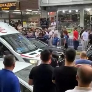 sinir krizi geciren adam tartaklandi ZptIyleW