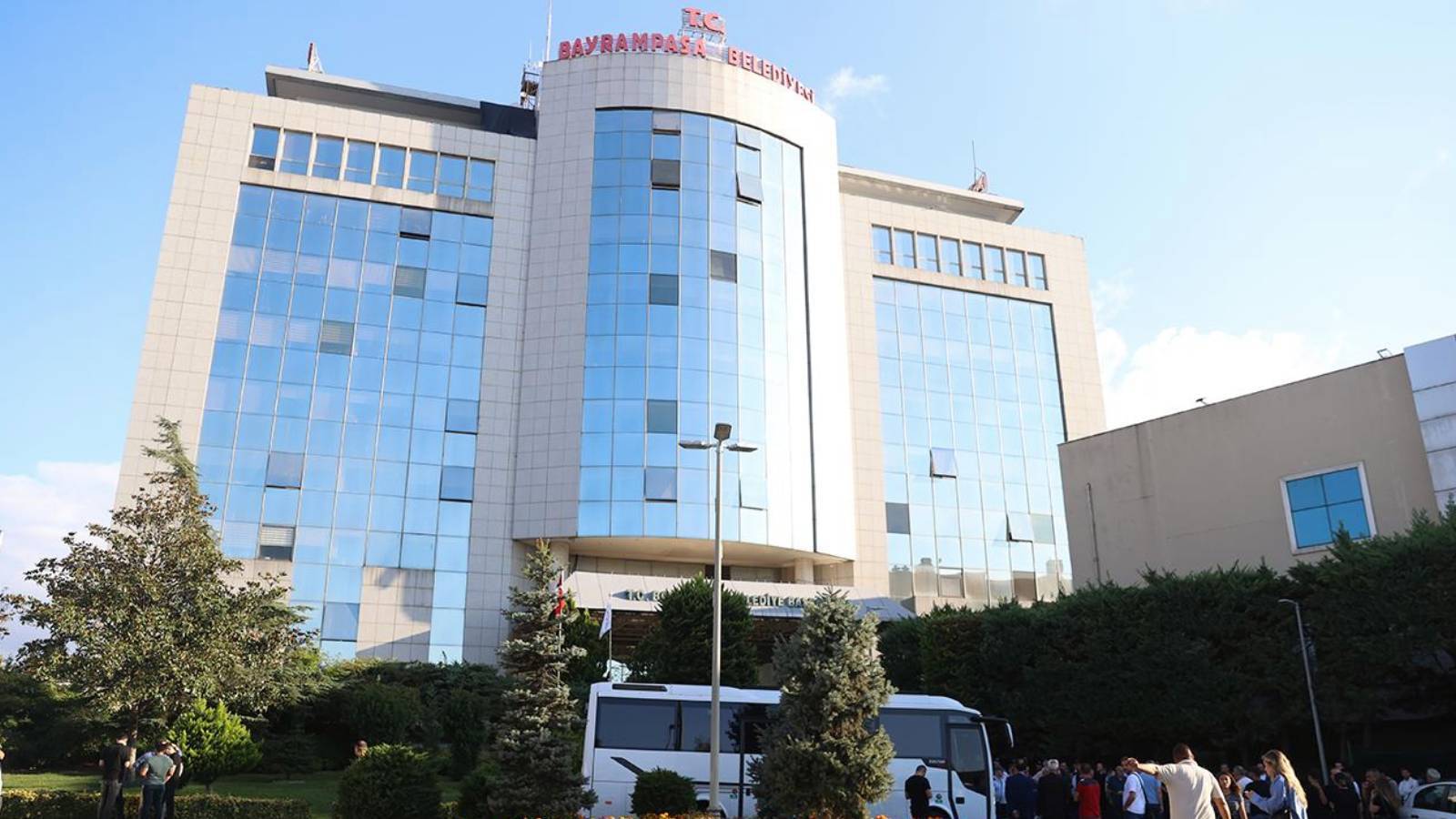 bayrampasa belediyesine operasyon sonrasi chpli meclis uyesi istifa etti cogunluk kaybedilebilir Q6DZQTZd