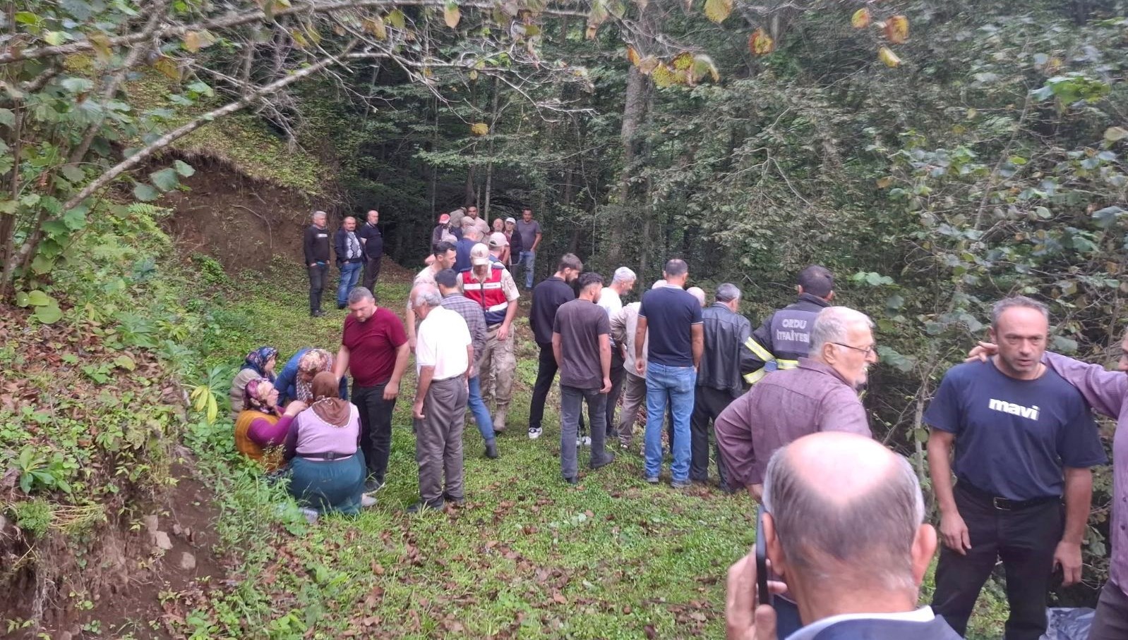 ucuruma yuvarlanan patpatin altinda can verdi 2MrAV1vi