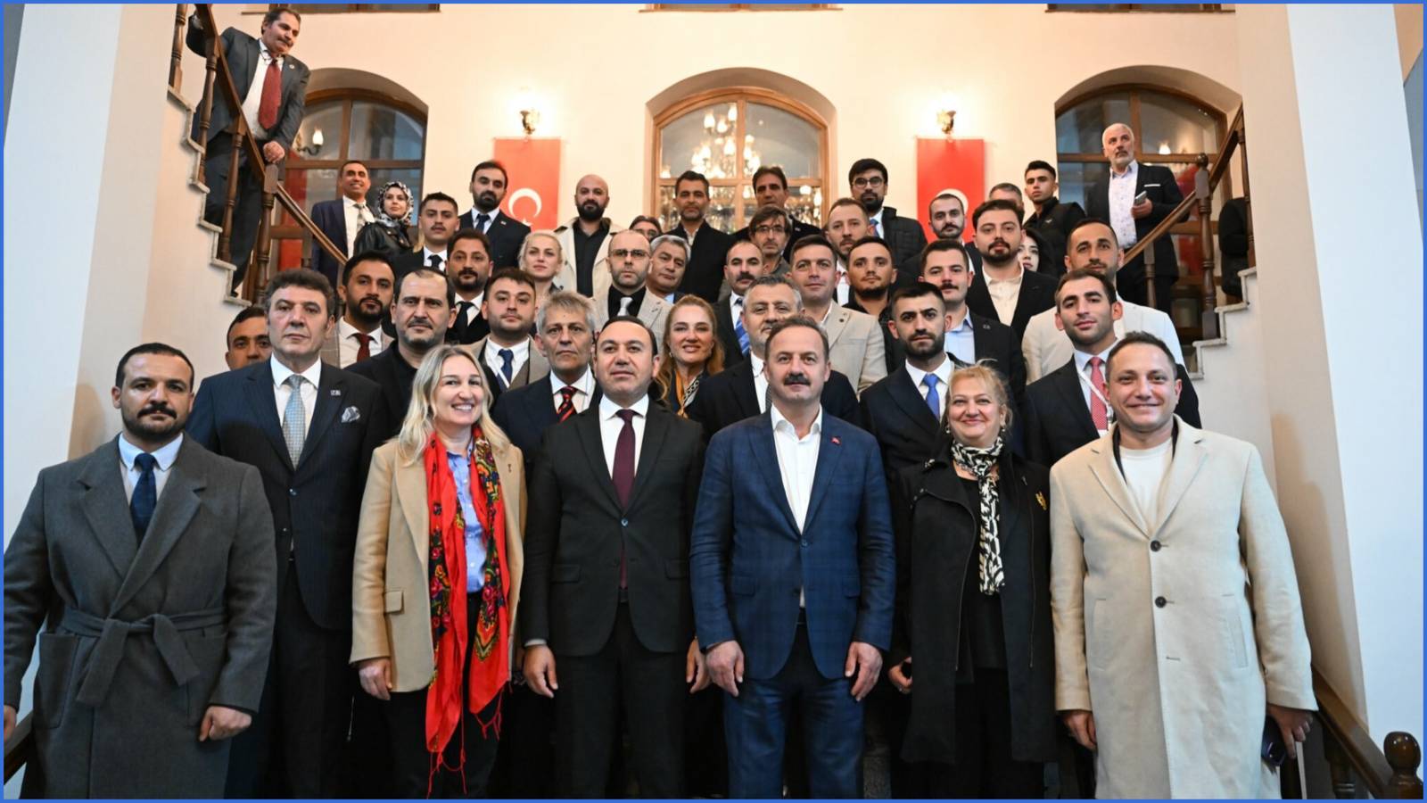 anahtar parti genel baskani agiralioglundan bahceliye bir kurucu onder var o da mustafa kemal ataturk vB6EmzFJ.png