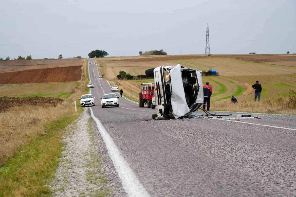 edirnede trafik kazasi 3 yarali 17aJuY2u.jpg