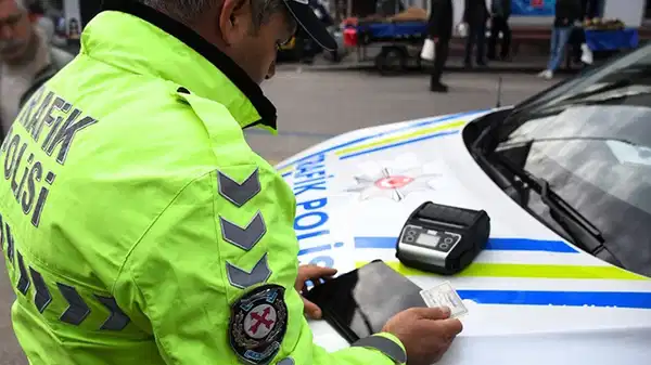 yeni trafik cezalari gecici olarak askiya alindi ne zaman gorusulecek DMDhjMER.jpg