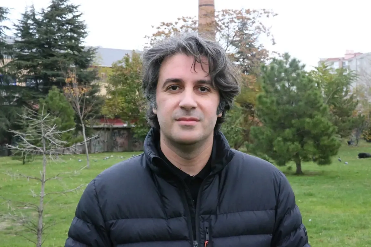 eskisehirli profesorun hesabina bir gecede 23 milyon tl yatirildi qFzMRFSA.jpg