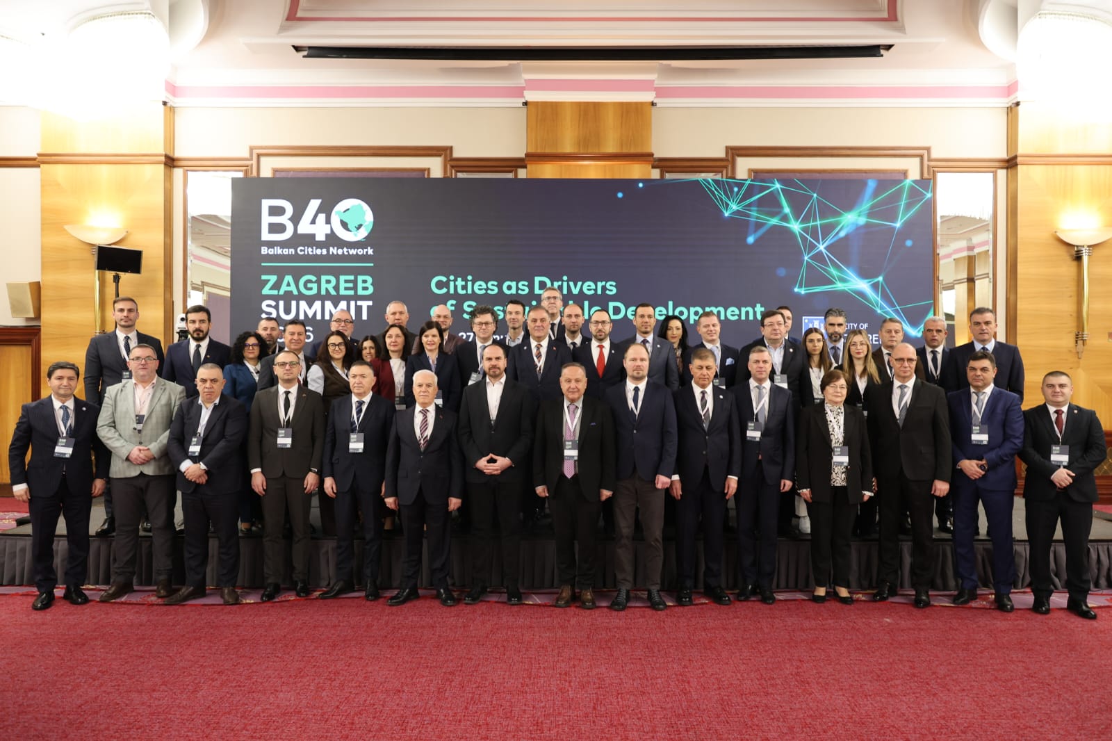 B40 Zirvesi Görseli