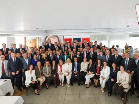 Yeni parti tuzugunu ve programini acikladi ataturk ilkeleri ve vizyonu esas kilindi kHugtL8f